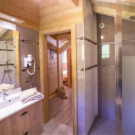 Amazing Chalet In With Garden